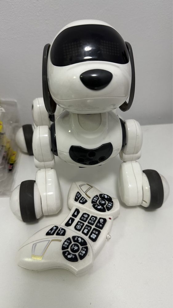 Робот собака на радио управлении