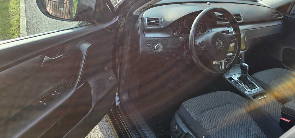 VÂND Wolksvagen Passat 2011