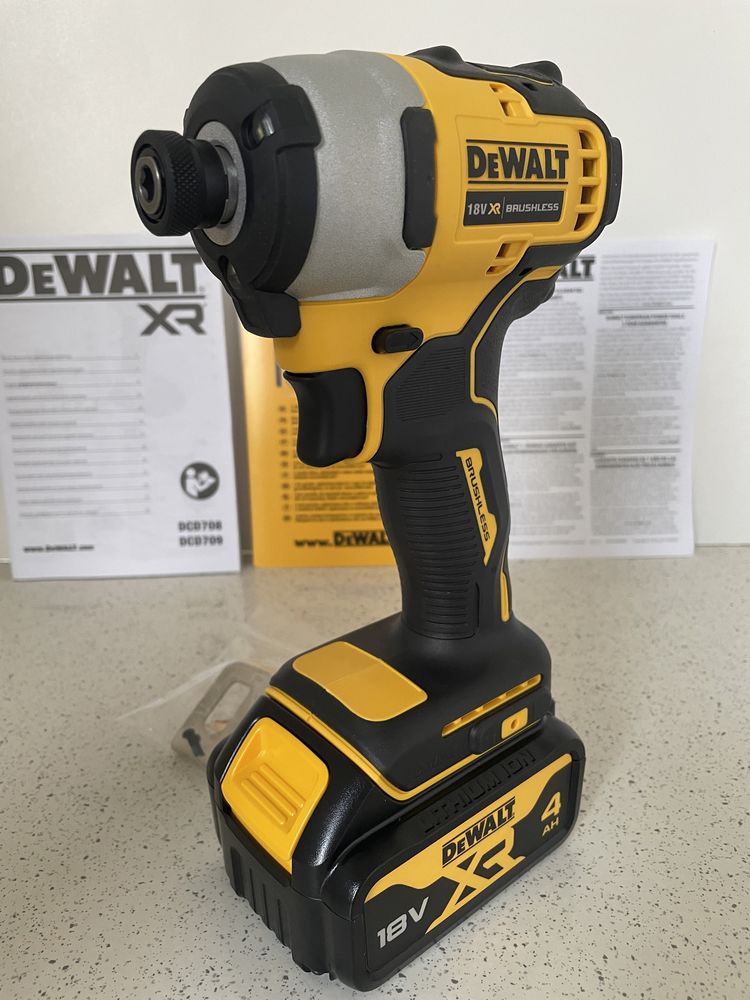 DeWALT Impact  DCF 809 XR. Combo Cu Baterie de 4Ah, Original Nou.