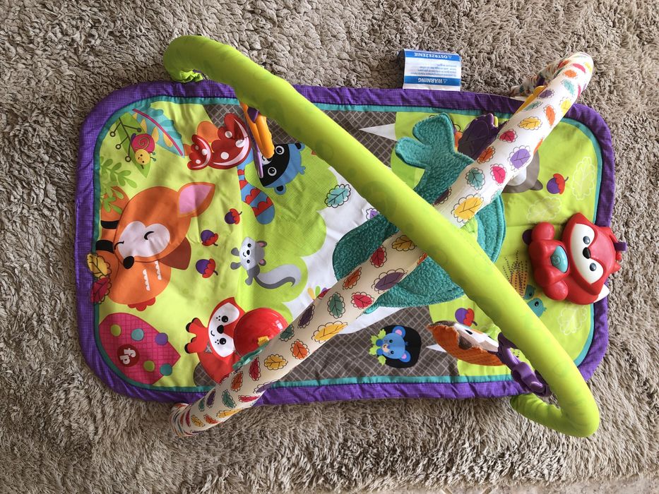 Fisher Price активна гимнастика + ПОДАРЪК комплект предпазители