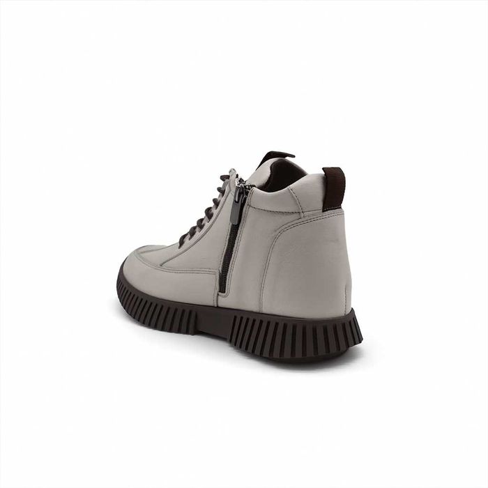 Дамски светлобежови боти от естествена кожа с тъмнокафява подметка