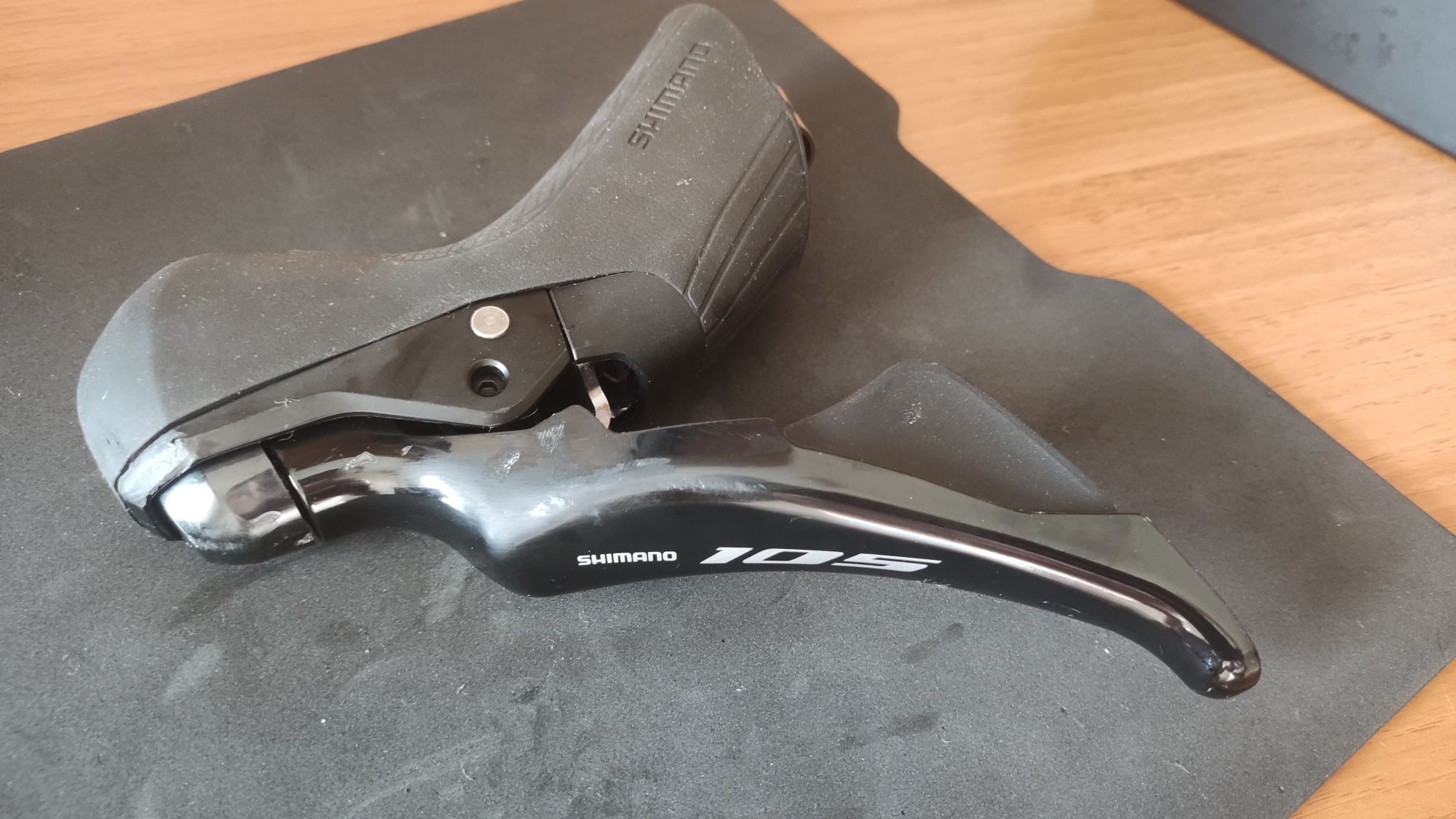 Ergopowere Manete Frana/Schimbator Shimano 105 2X11 ST-R7025 BR R7070