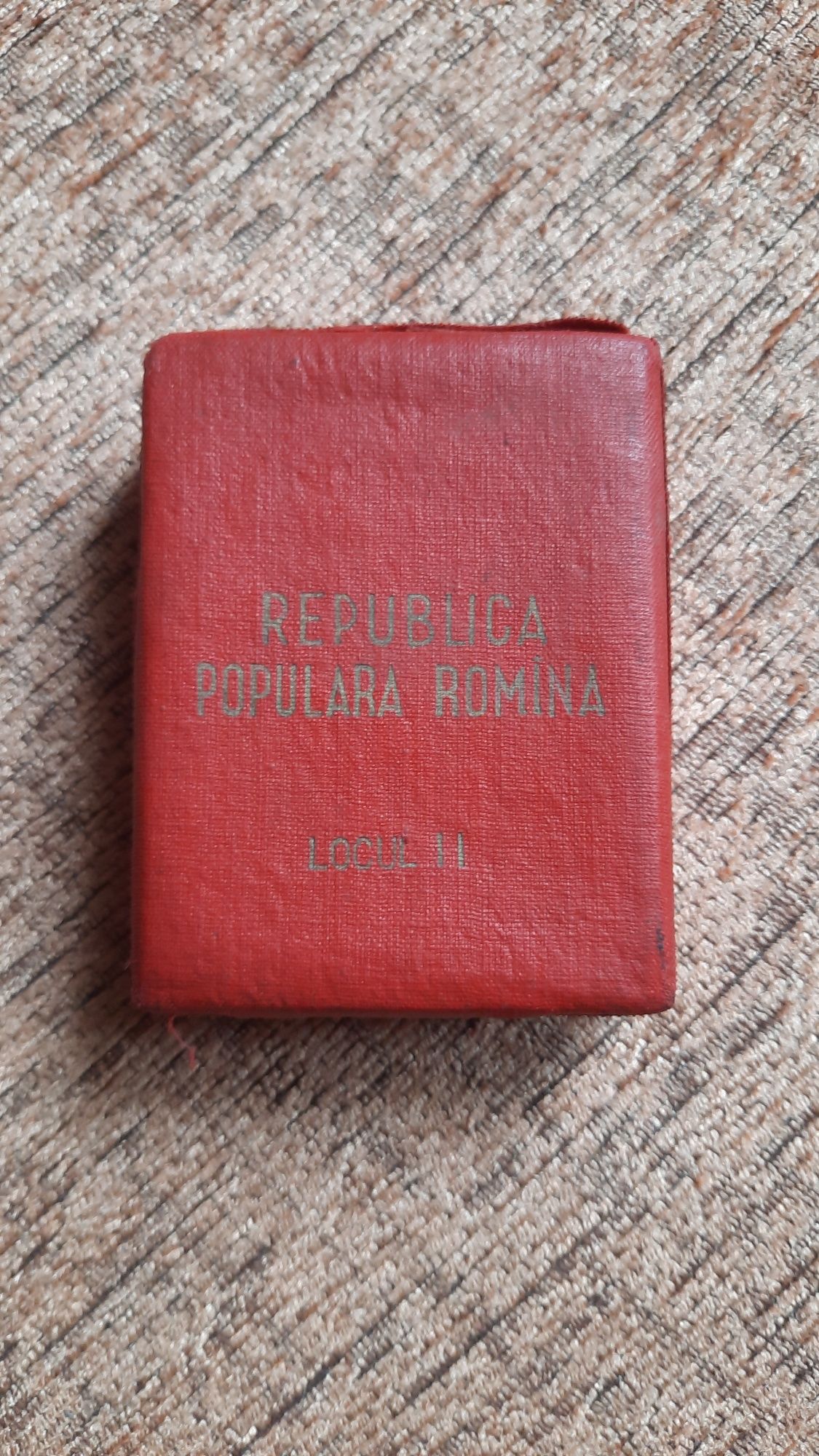 Insigna veche de colectie romaneasca perioada rpr
