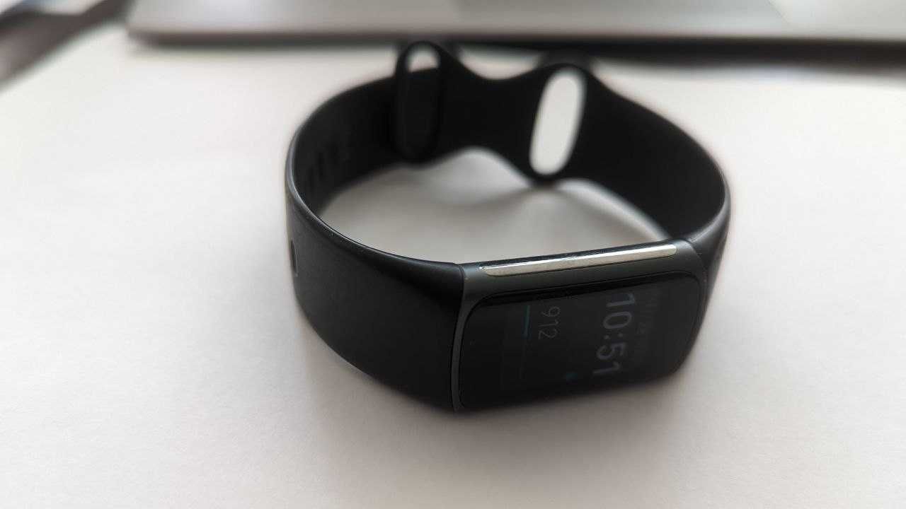 Фитнес браслет Fitbit charge 5