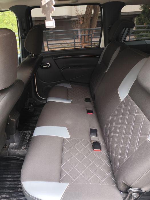 Срочно продаю свою машину Лада Ларгус