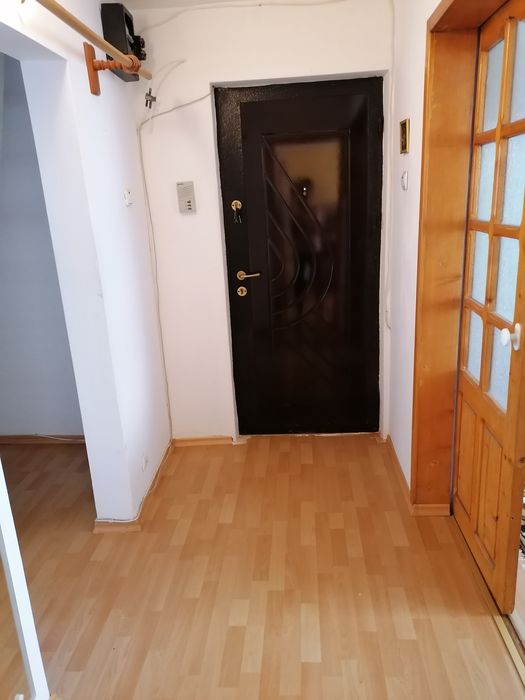 Închiriez apartament 2 camere decomandate