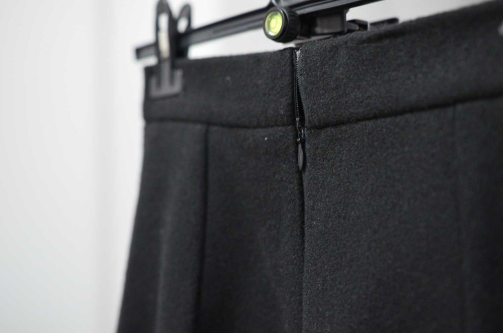 Fusta midi neagra noua, material gros,sezon toamna iarna, XS - S