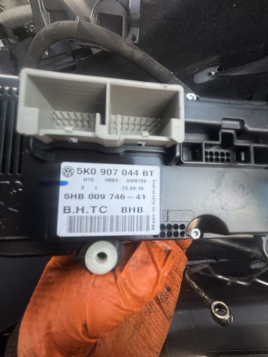 panou  clima vw tiguan an 2011 cod 5K0907044BT