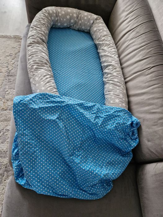 Baby nest + cearșaf /laterale pătuț