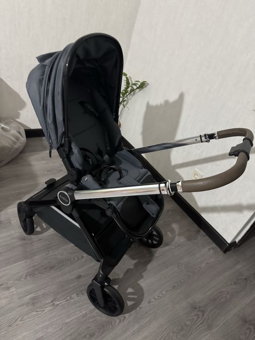 Коляска прогулочная