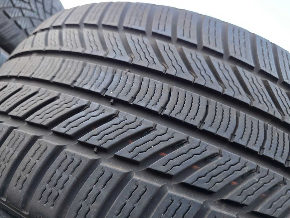 2бр Зимни гуми 235 35 19 - Continental