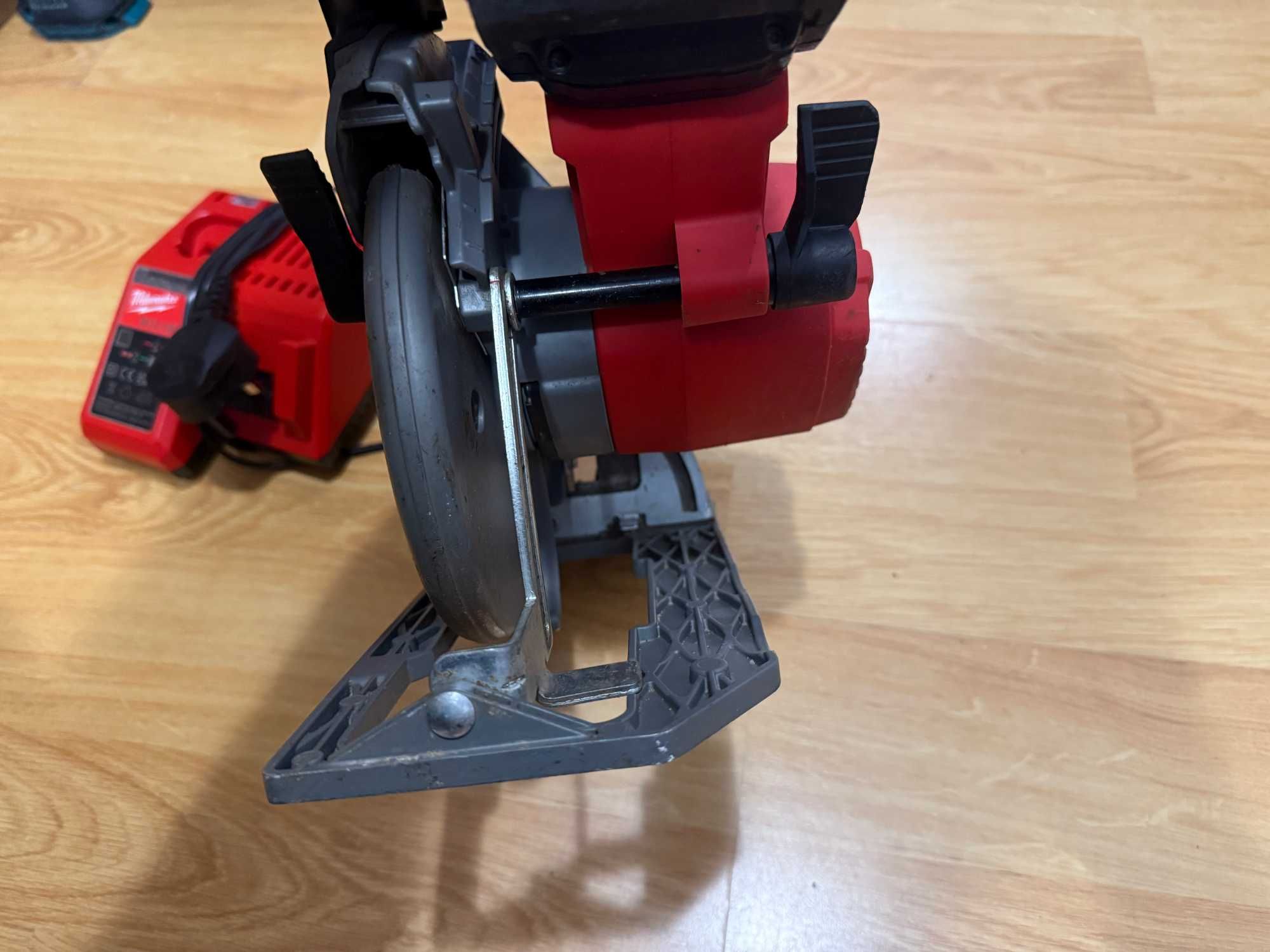 Milwaukee M18 CCS55 Ръчен Циркуляр