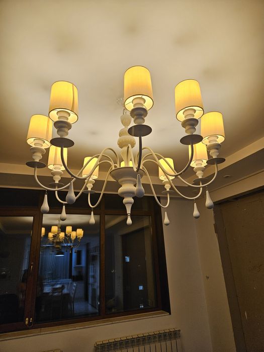 Продам большую, модную люстру