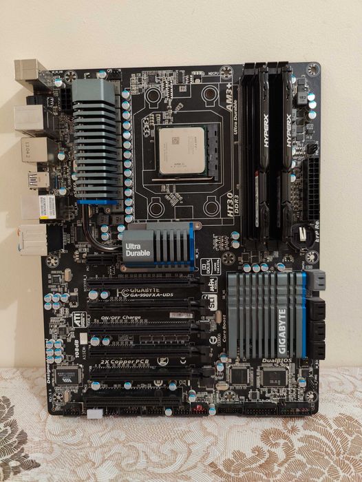 Memorie RAM 16GB HyperX DDR3 | Placa de Baza GIGABYTE GA-990FXA-UD5