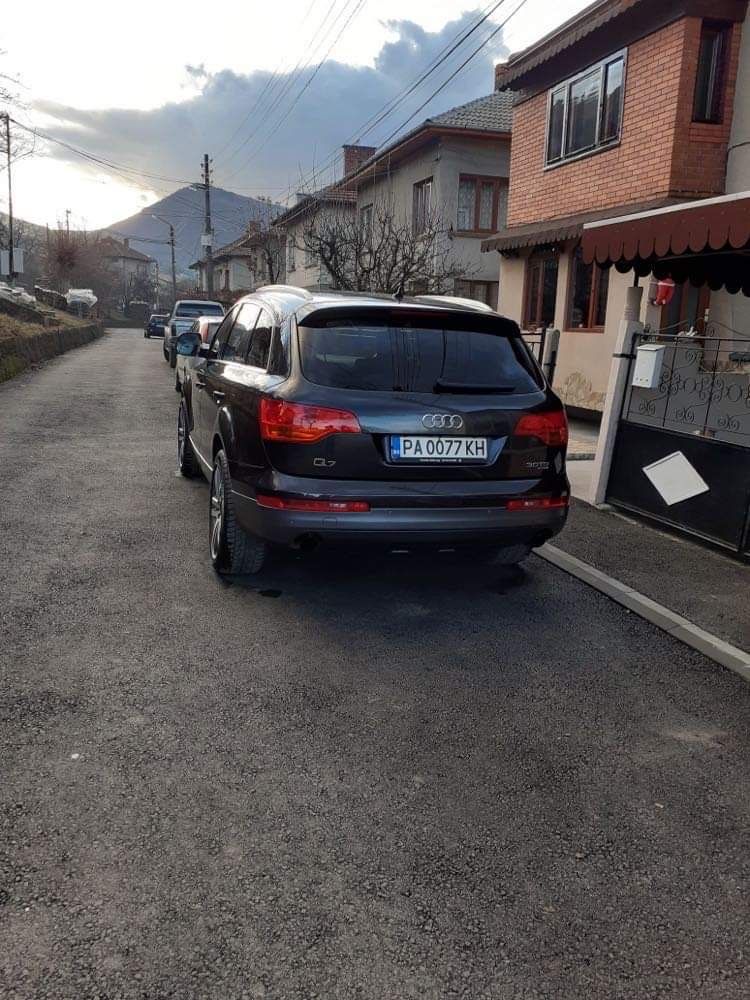 Продавам Ауди q7