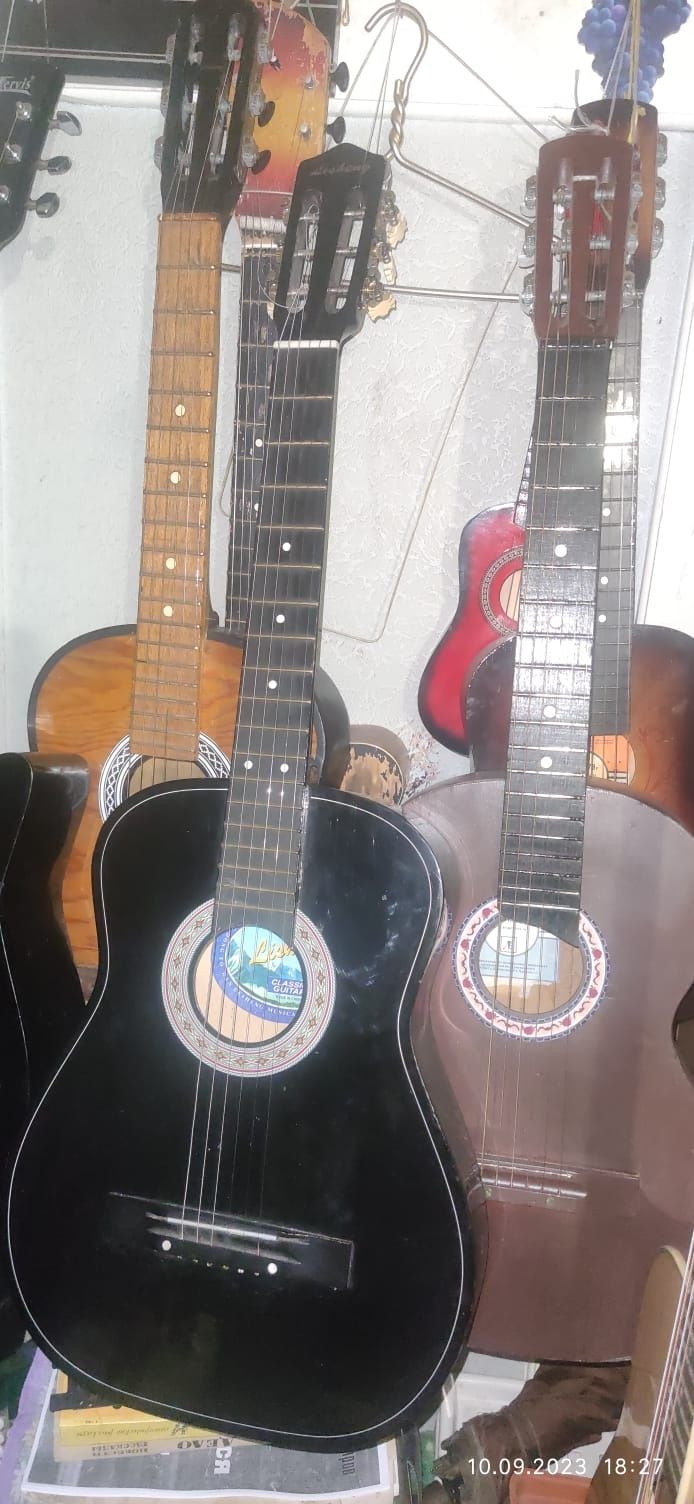 Продам гитары разные
