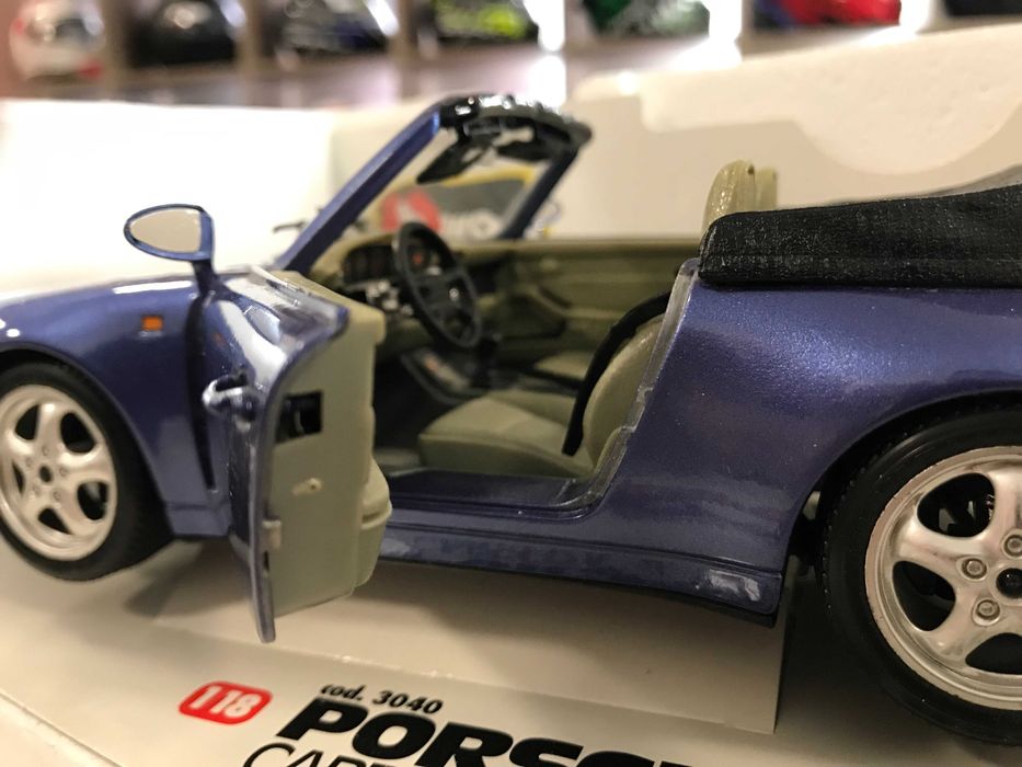 Нова метална колекционерска количка PORSCHE 911 CABRIO  1995. 1:18