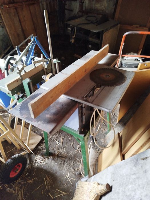 Три операционна дърводелска машина