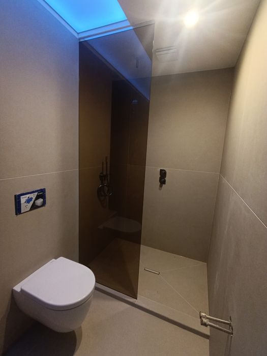 Cabine de dus si paravane din sticla