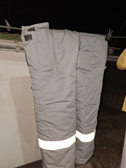 Продам зимнюю спец одежду