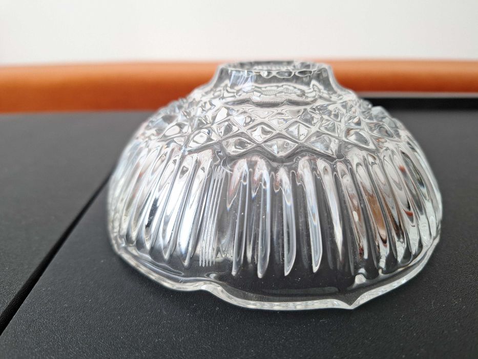 Scrumiera veche din cristal