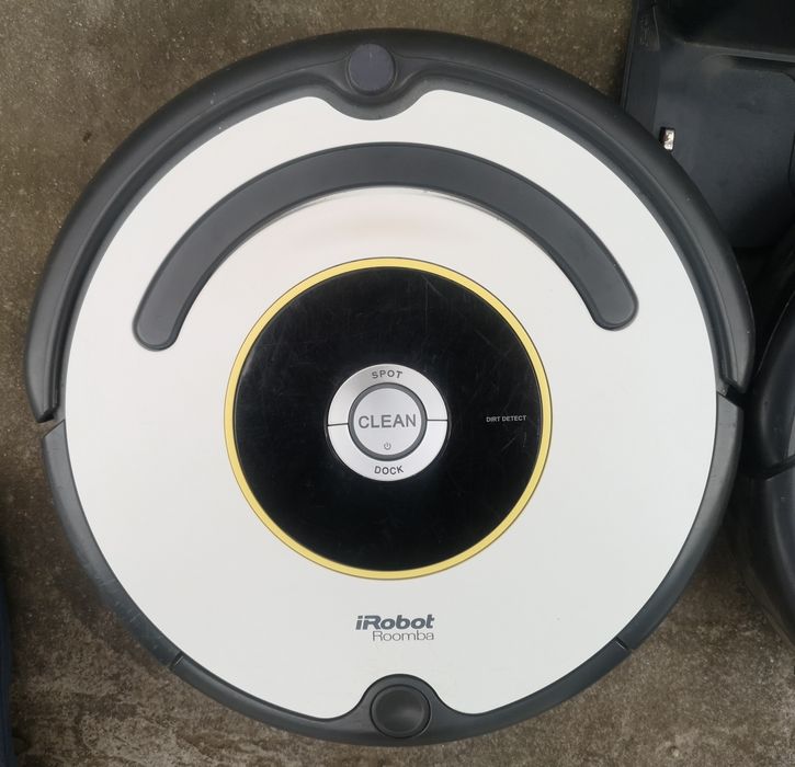 Lot 2 aspiratoare iRobot Roomba de reparat sau piese