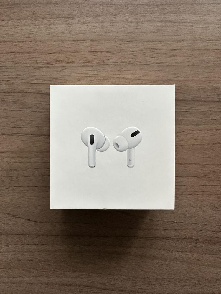 Bluetooth слушалки Apple AirPods Pro