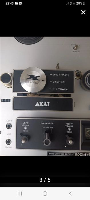Magnetofon Akai X5000 cu amplificare și difuzoare incorporate