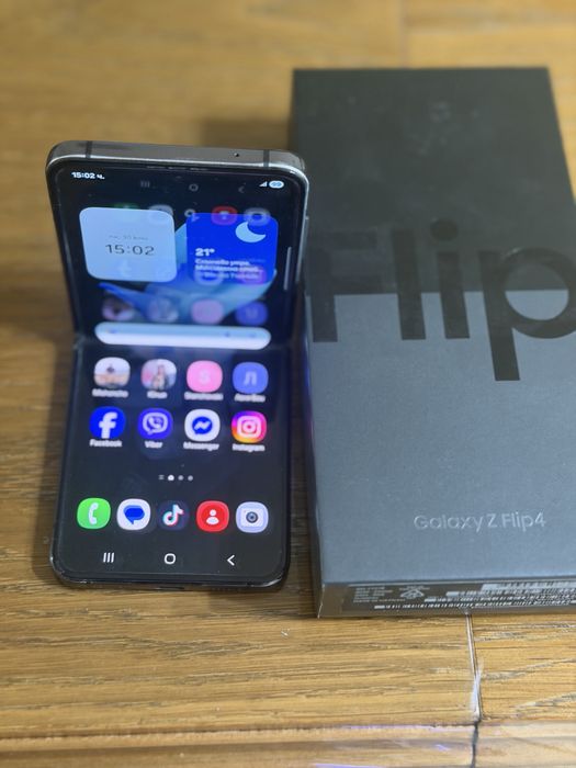 Samsung Galaxy Z Flip4