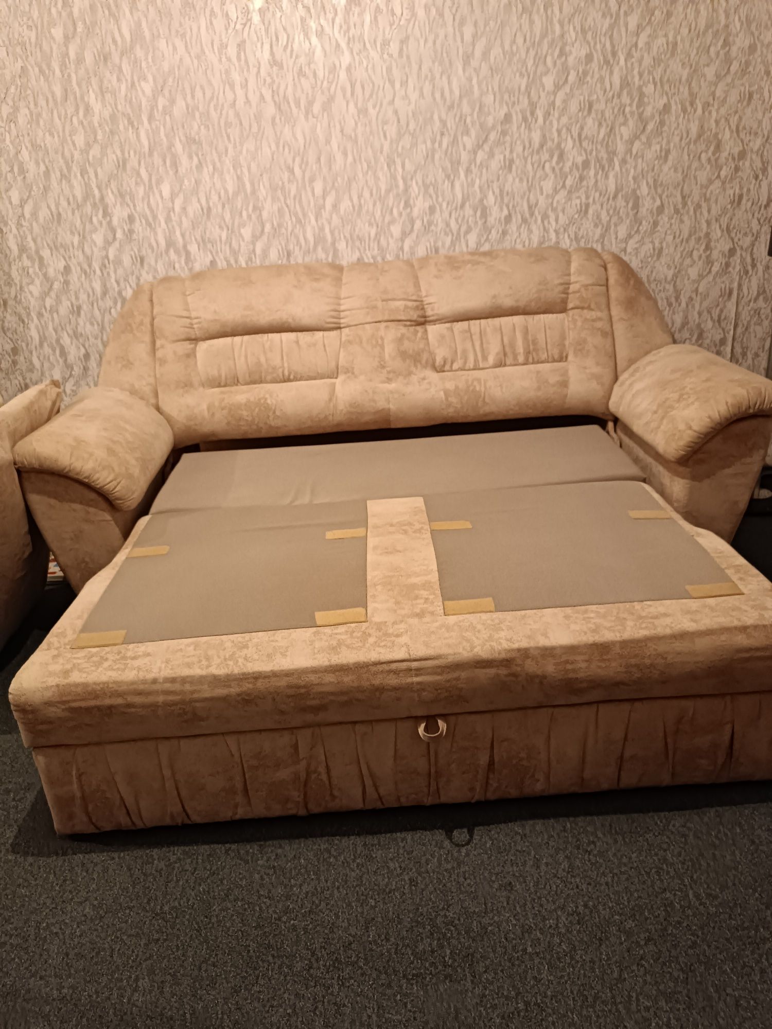 Продам раздвижной диван