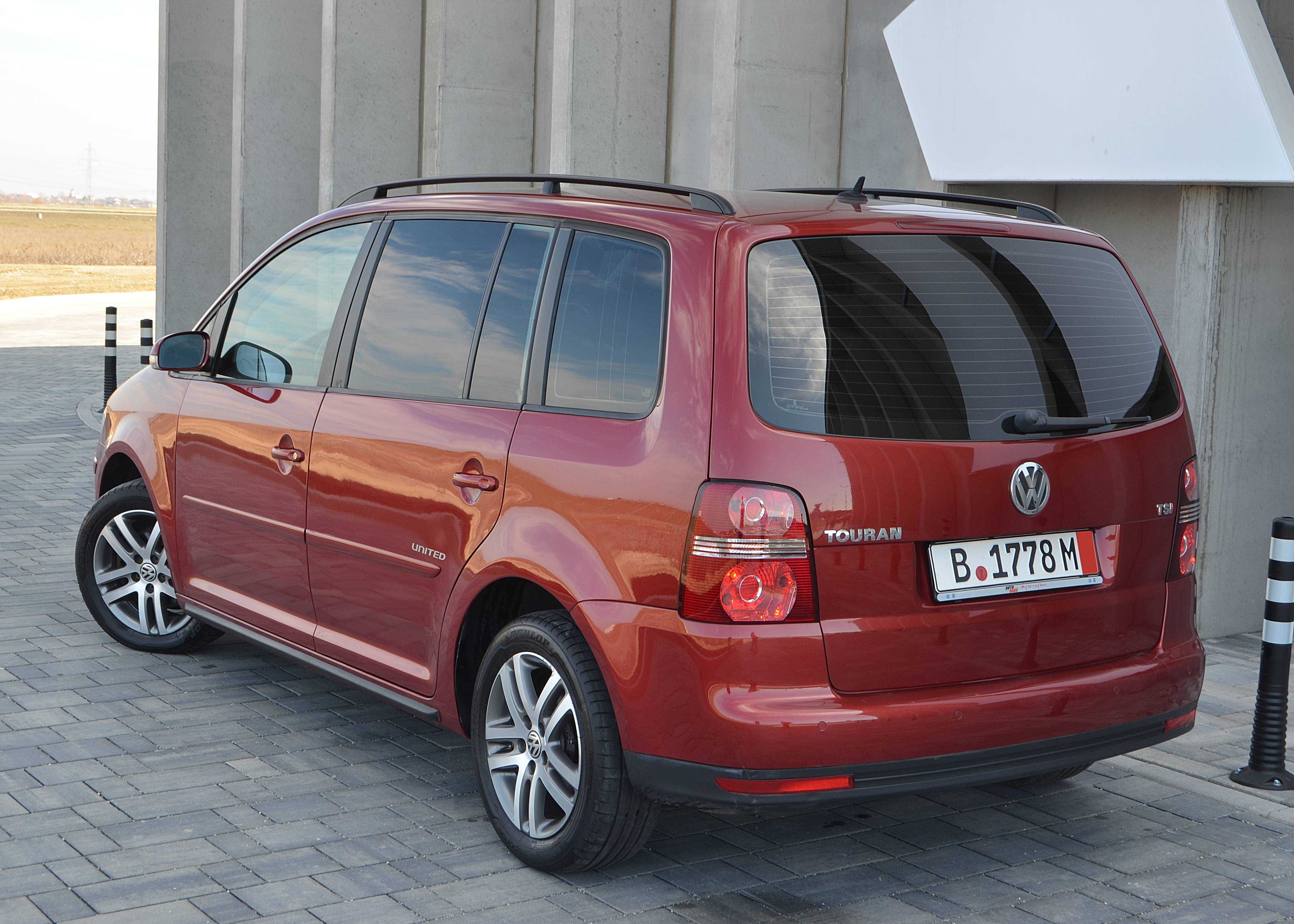VW TOURAN United 7 Loc-uri 1.4TSi Benzina Euro 5 140cp Clima Navy 2010