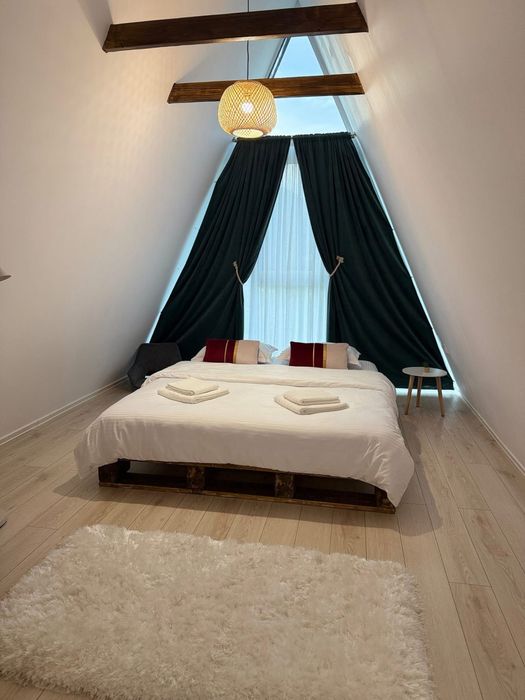 Cabana A-Frame cu jacuzzi & priveliști montane în Sibiel
