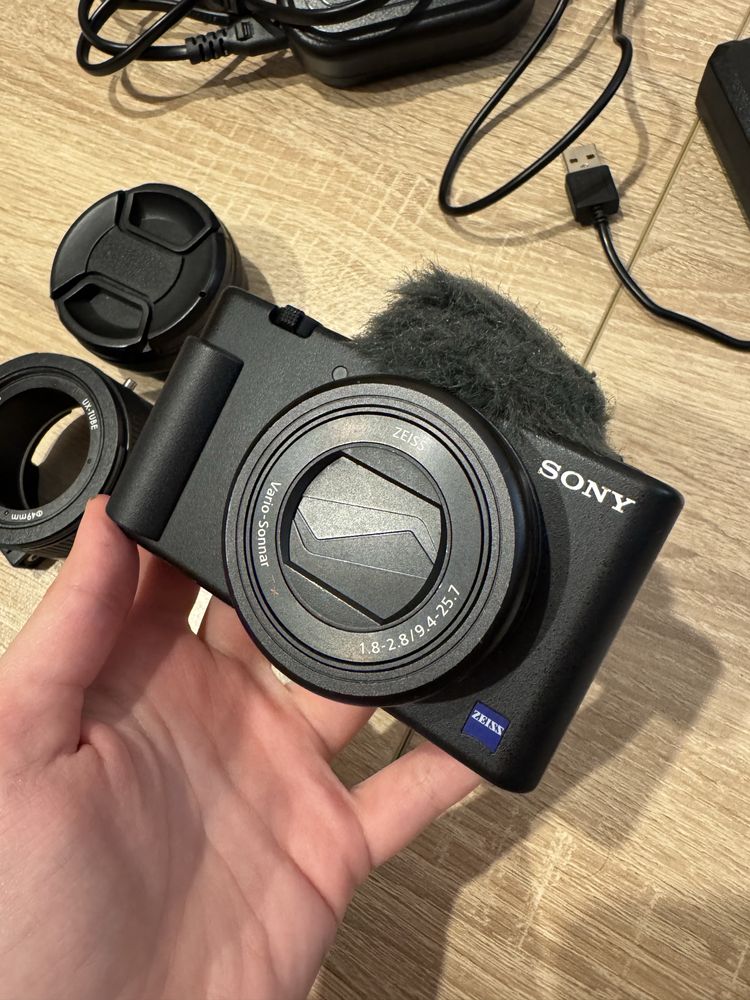 Sony zv 1 камера + аксесоари