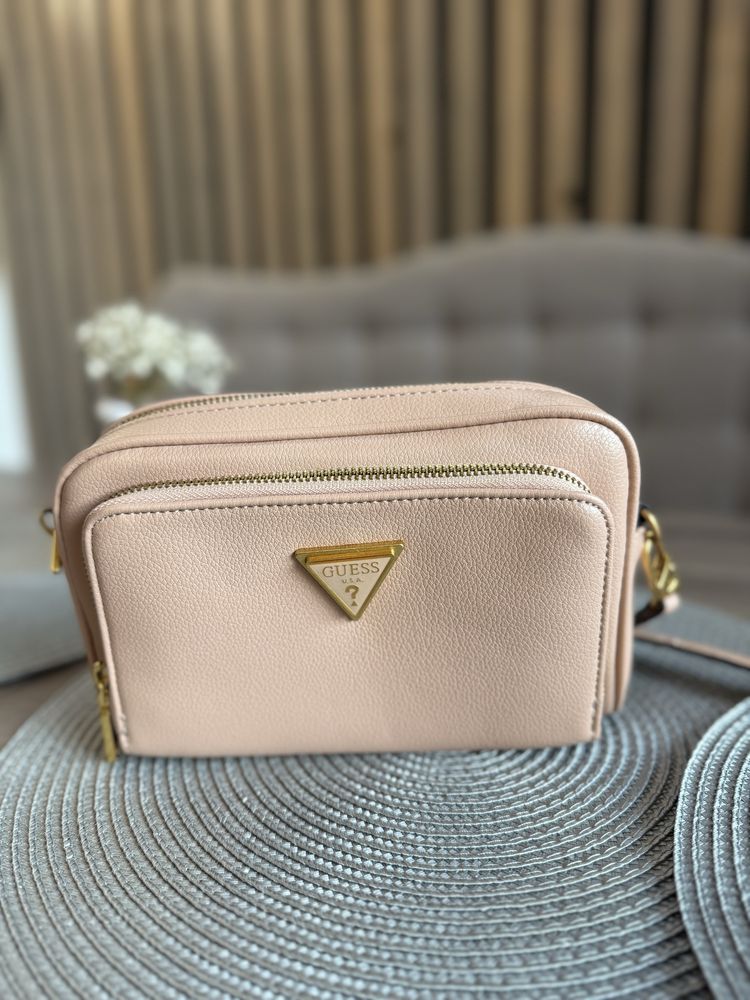 Дамска чанта Guess