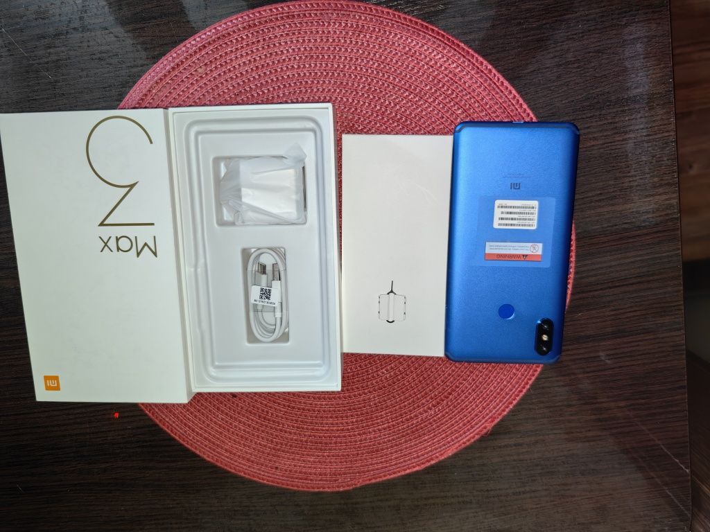 Xiaomi MI MAX 3. 6-128.