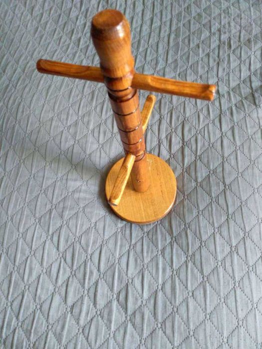 Поставка за чаши -дървена