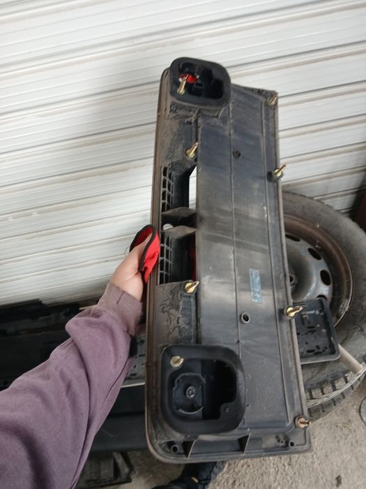 Лайсни багажник ауди а6 ц5