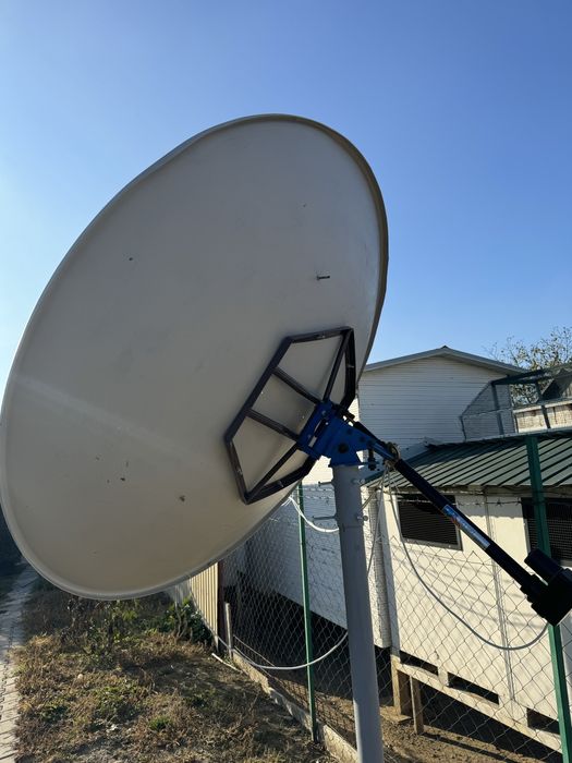Vand Antena Satelit Parabolica mare 180 cm diametru
