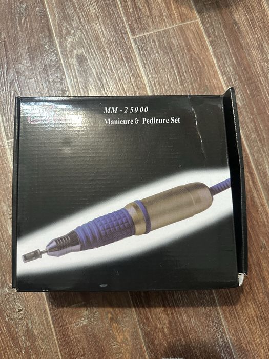 Маникюрная машинка