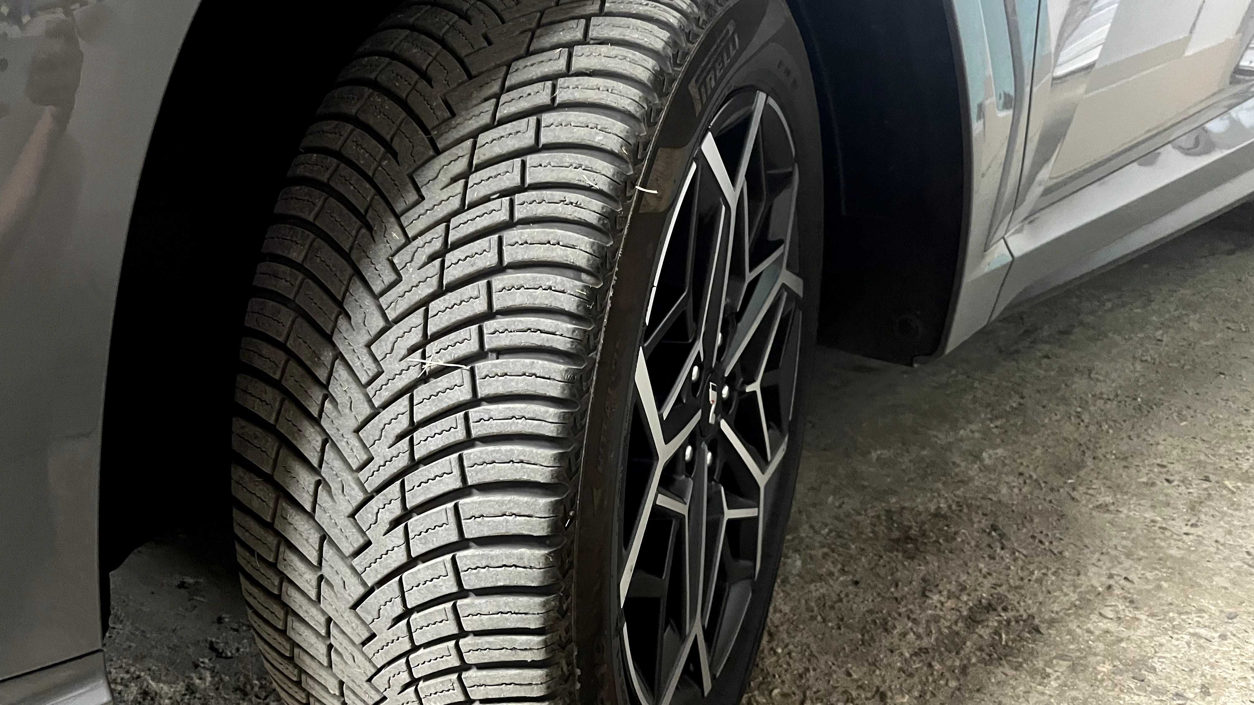 235 50 19 Pirelli Cinturato All Season-SF2 Гуми