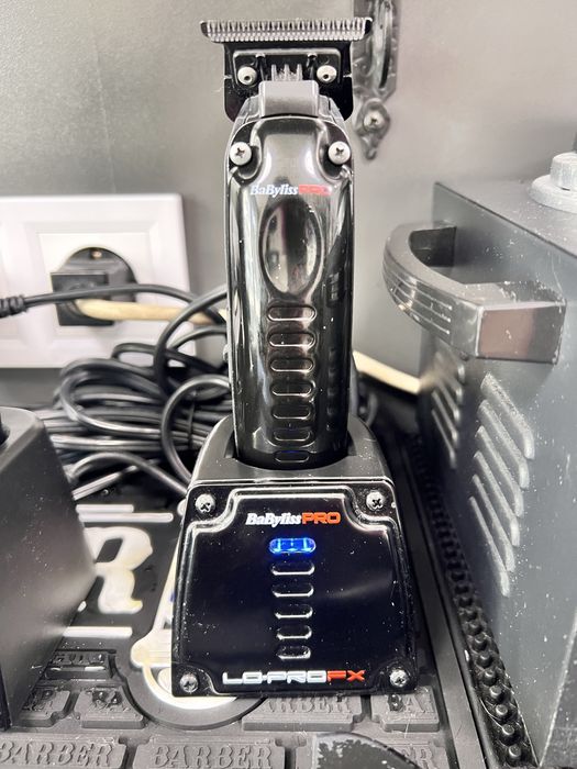 Тример Babyliss със зарядна стойка