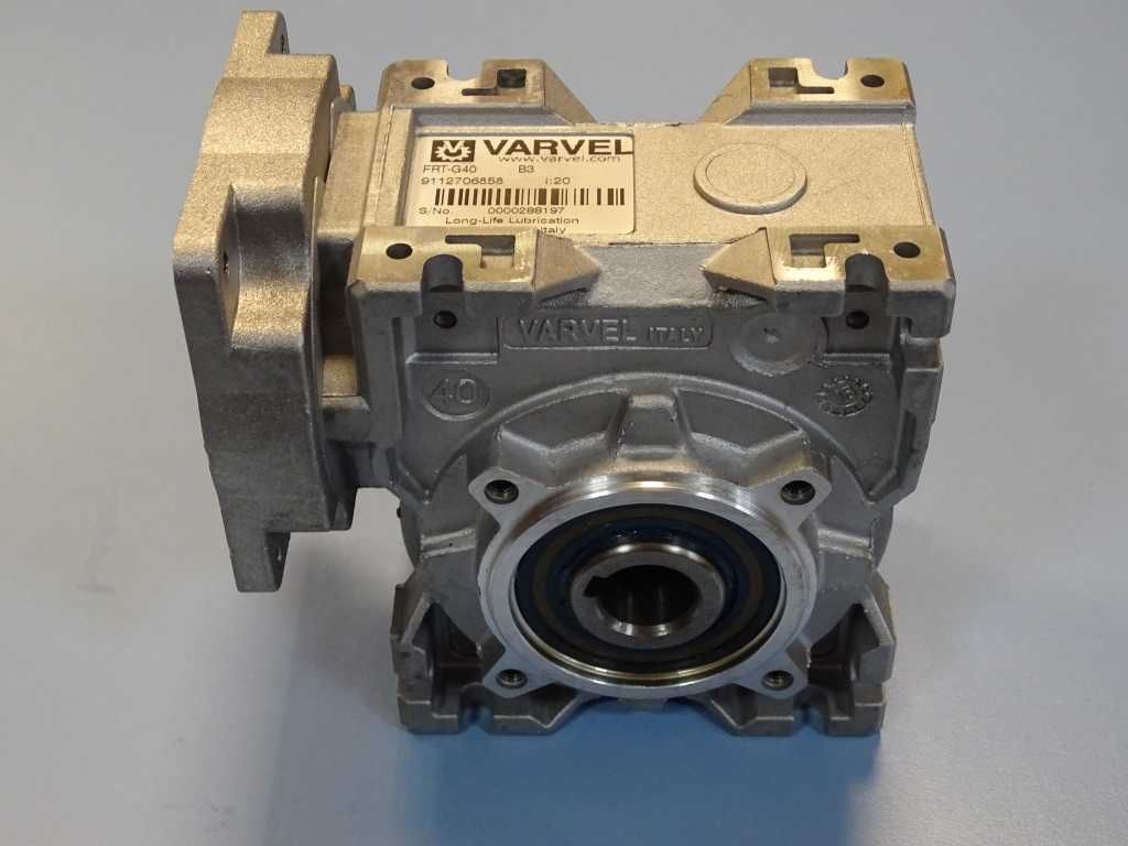 Редуктор червячен VARVEL FRT-G40 worm gear reducer 1:20