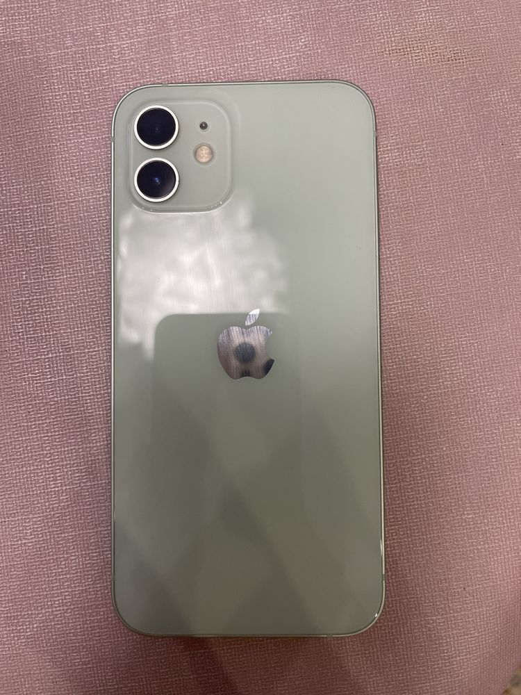 Продам срочно Iphone 12 в идеальном состоянии