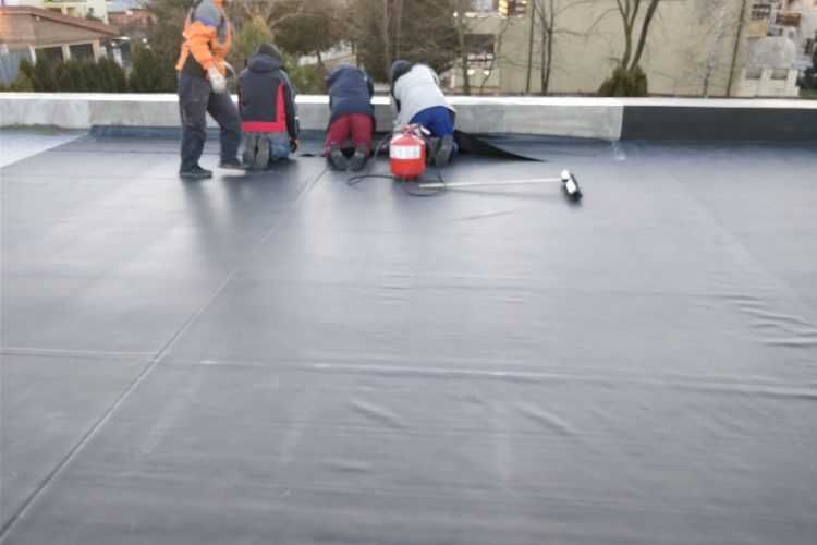 Hidroizolatii terase, dulgherie, montaj tabla acoperis, izolatii