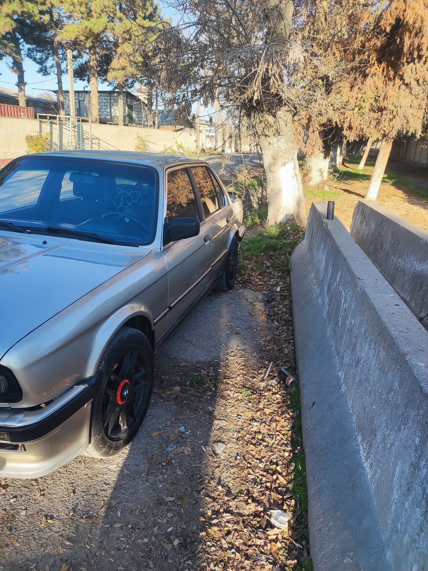 BMW E30 в хорошем состоянии