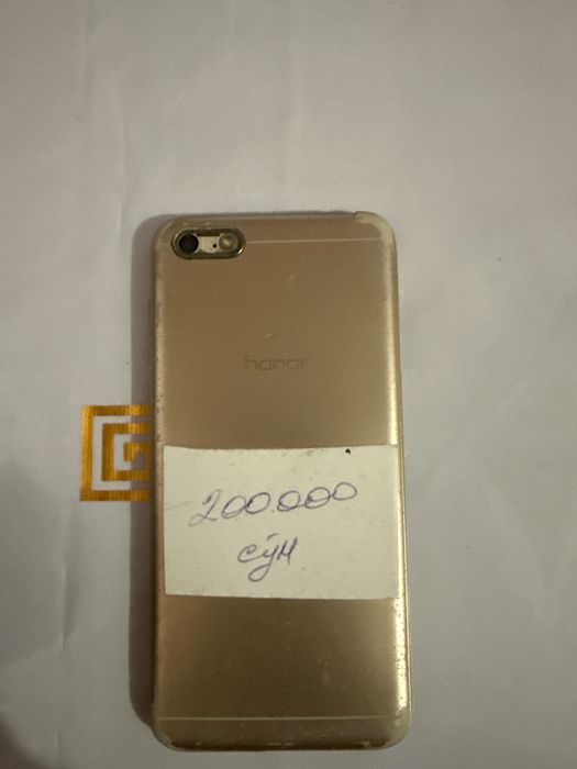 Honor telefoni sotiladi