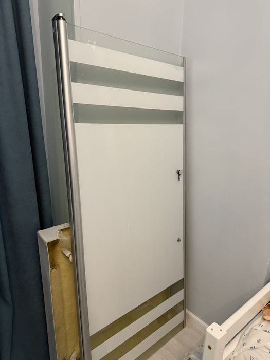 Душевая кабина с поддоном 90*90