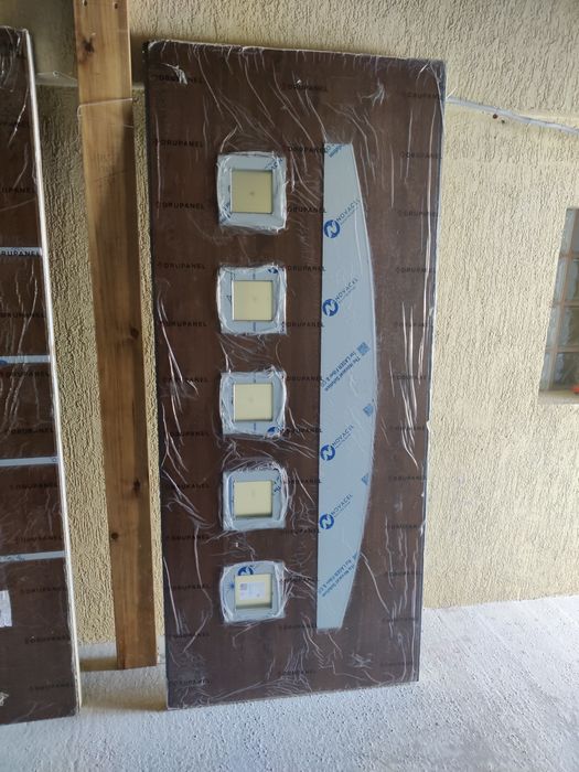 Panou decorativ ușă de intrare pt casa, culoare Nuc