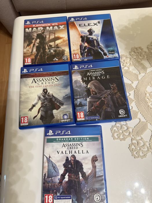 Playstation 4 + 9 игри и джойстик