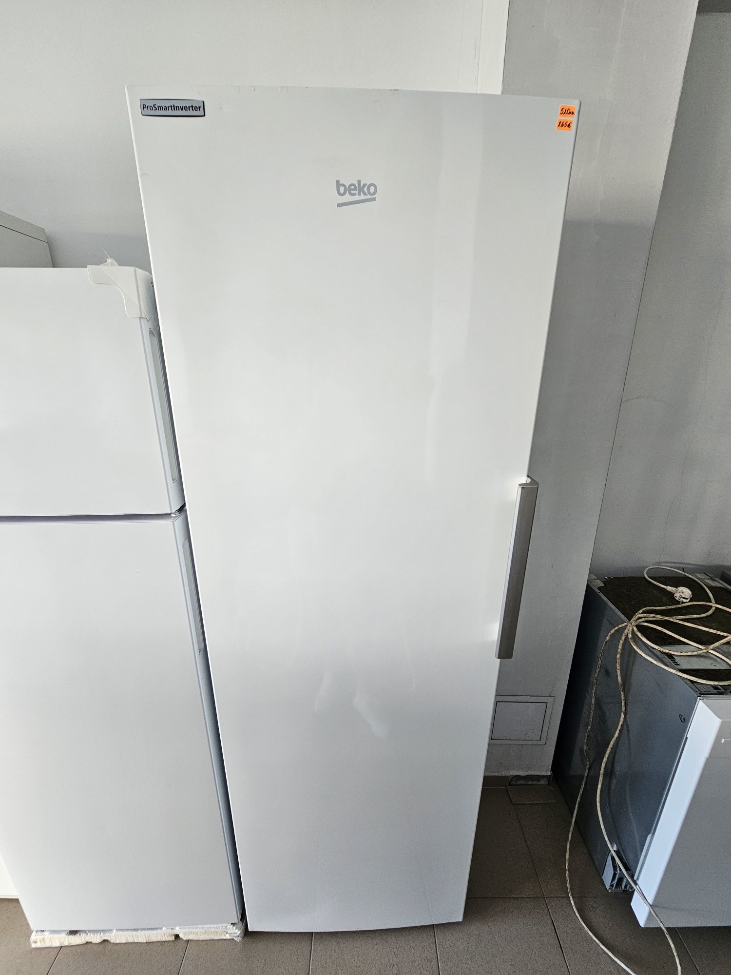 Фризер Beko 183см.